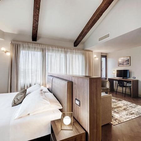 Porta Altinia Suites Treviso Exterior photo